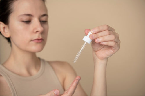Peptide Serum vs Moisturizer: Which Should You Use First?