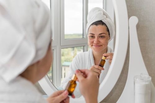 Facial Oil vs Moisturizer: How to Choose the Right Step