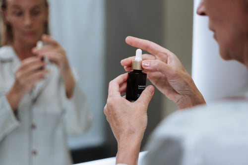Peptides and Antioxidants Together: How the Combination Supports Aging Skin