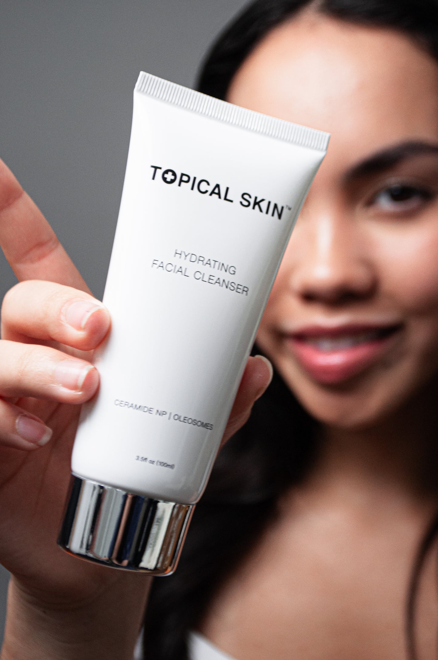 Hydrating Facial Cleanser with Oleosomes